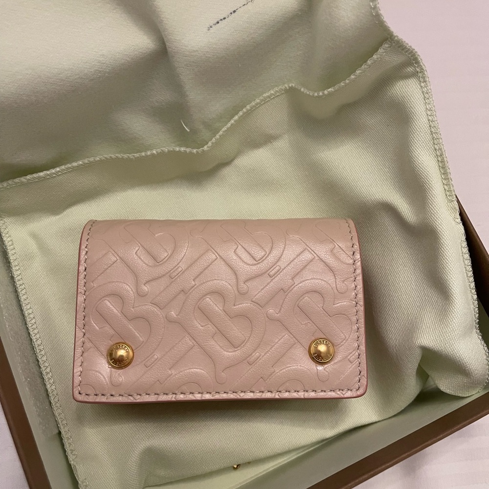 Burberry Pink wallet（with chain）